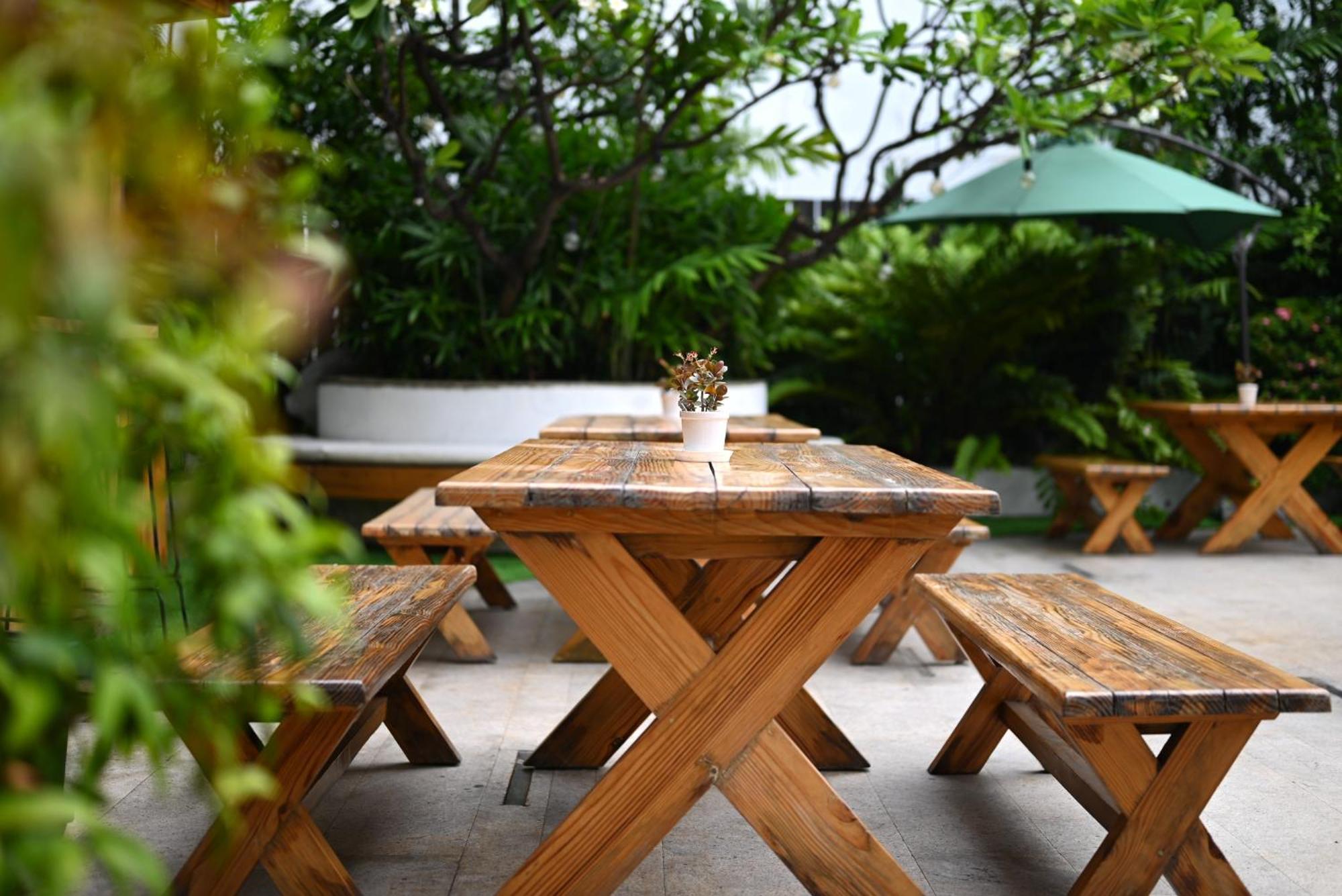加尔各答公园酒店 外观 照片 A picnic table